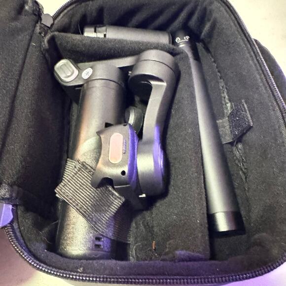 AOCHUAN GIMBAL STABILIZER 3 Axis (missing magnetic light) - Picture 4 of 7